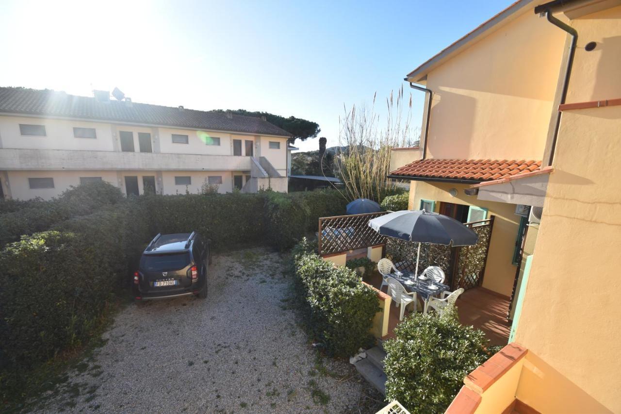 Appartamenti Sabbia - Zona Mare Con Terrazze, Clima, E Posti Auto Marina di Campo Dış mekan fotoğraf